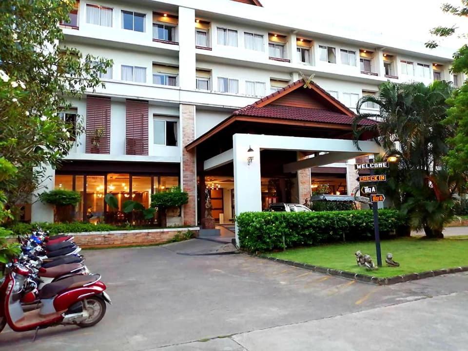 Nana Buri Hotel Chumphon Dış mekan fotoğraf